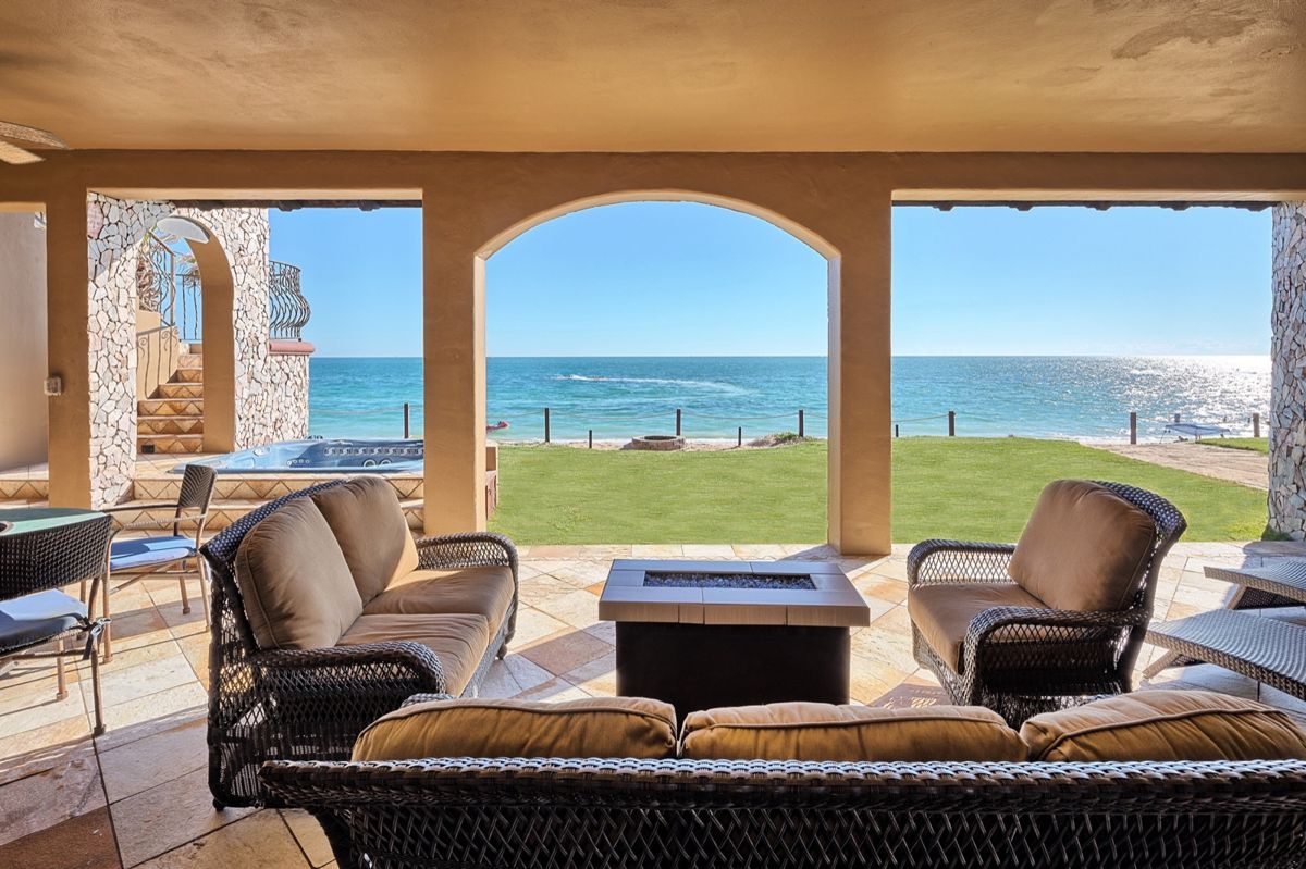 Villa Catalina ocean-view patio