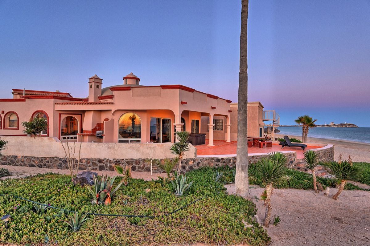 Beachfront view in Puerto Peñasco